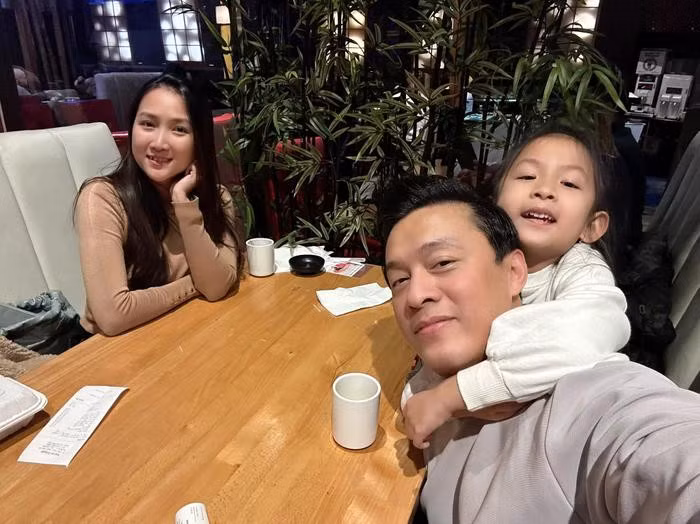 Sướng như vợ Lam Trường: Chồng cho dùng thẻ đen để đi ăn vặt - Hình 2 Suong nhu vo Lam Truong: Chong cho dung the den de di an vat-Hinh-2