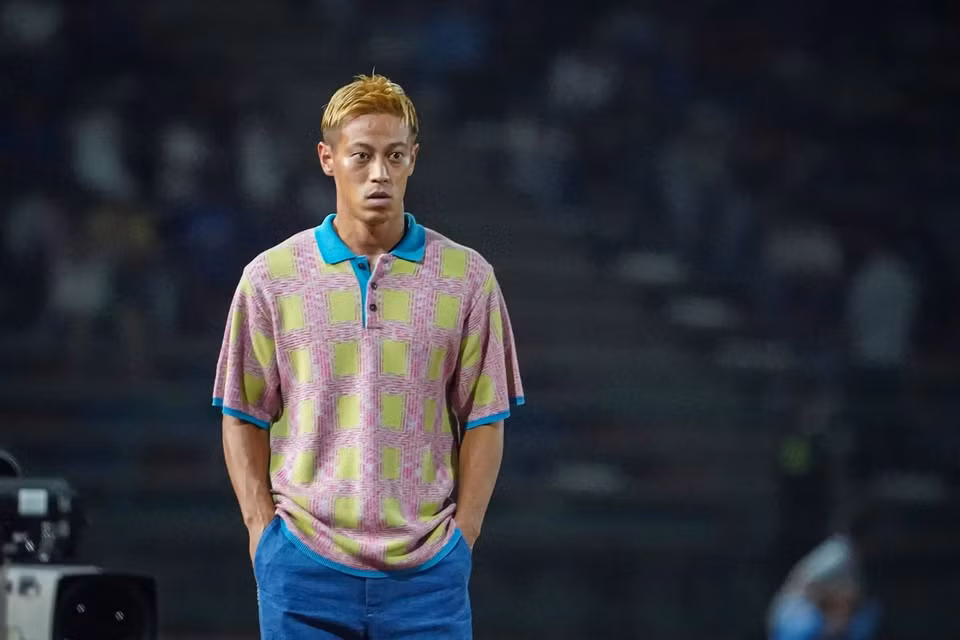 Gu thoi trang sac so cua HLV U22 Campuchia tai SEA Games 32