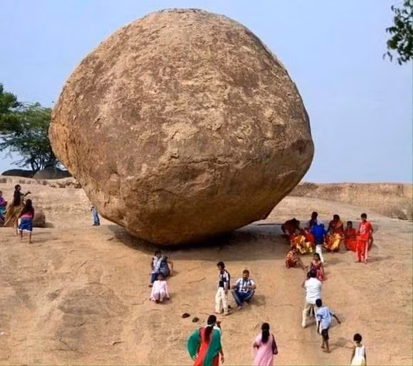 Mot tang da khong lo bi an da dung tren mot suon doc-Hinh-5