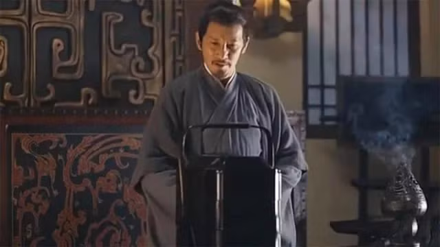 Tao Thao tang Tuan Uc chiec hop, mo xem lien tu sat: Ben trong co gi?-Hinh-6