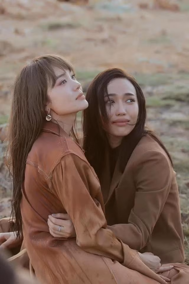 Dieu Nhi tang qua ba bau Minh Hang, duoc khen 