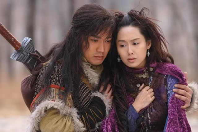 Binh khi co uy luc vo song trong kiem hiep Kim Dung?-Hinh-4