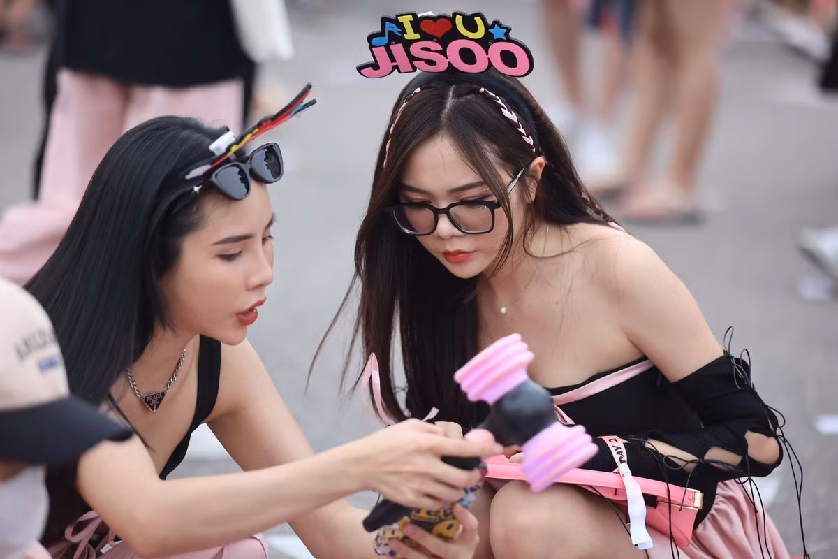 Truoc 2 dem dien o san My Dinh, BlackPink kiem tien the nao?-Hinh-4