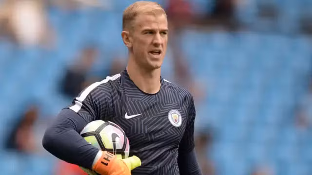 Ten Hag can manh tay voi De Gea nhu Pep tung lam voi Joe Hart-Hinh-6