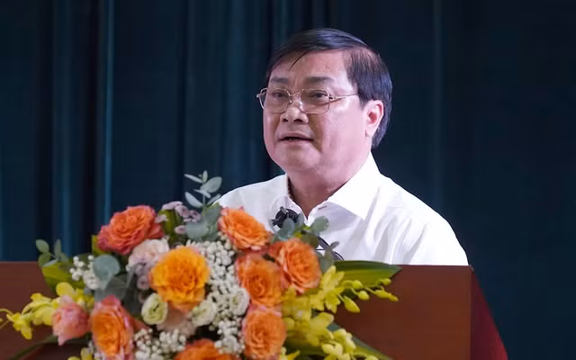Xây dựng đội ngũ những người làm báo nhân văn, chuyên nghiệp, vì nhân dân phục vụ - Hình 6 Xay dung doi ngu nhung nguoi lam bao nhan van, chuyen nghiep, vi nhan dan phuc vu-Hinh-6