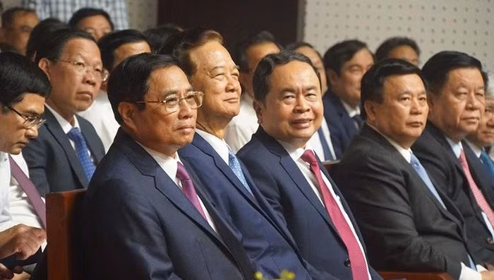 Cu Huynh Tan Phat - nha tri thuc giau long yeu nuoc-Hinh-2