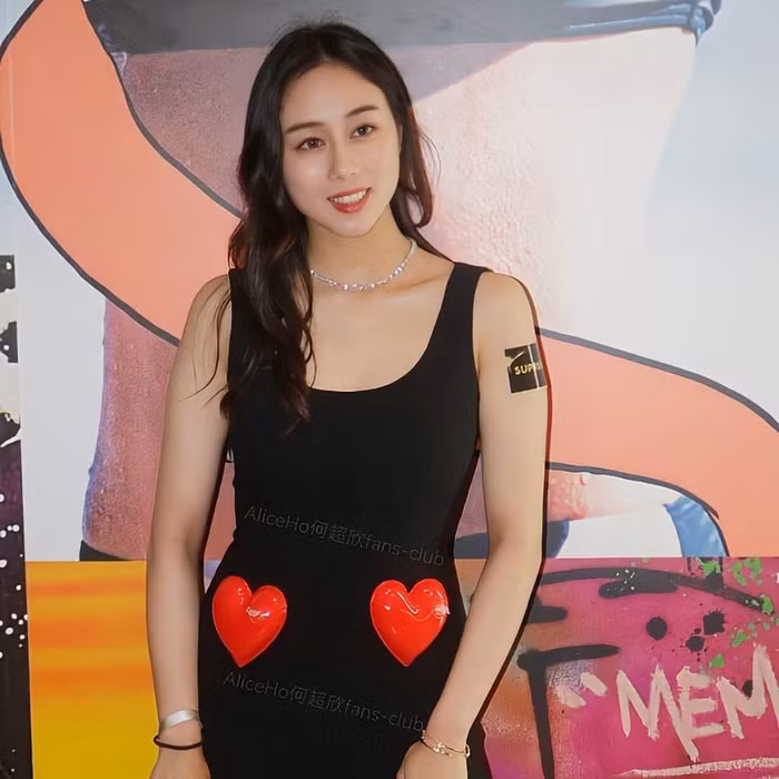 Ai nu duy nhat con doc than cua vua song bac Ha Hong San-Hinh-4