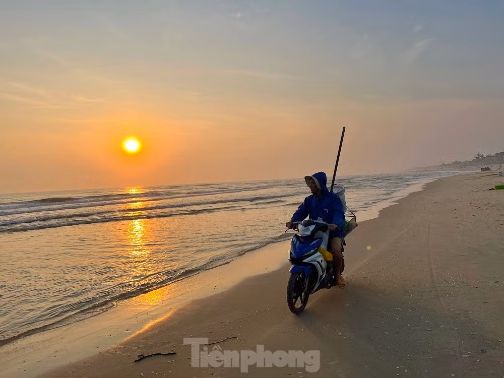 Ra bien bat oc be bang mong tay, ngu dan kiem bon tien moi sang-Hinh-4