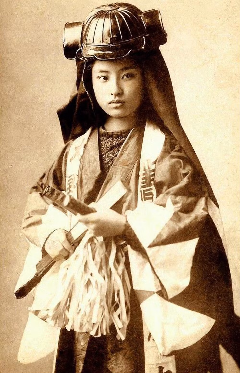 Loat anh hiem khoe tron dung mao cac nu samurai thoi xua-Hinh-4