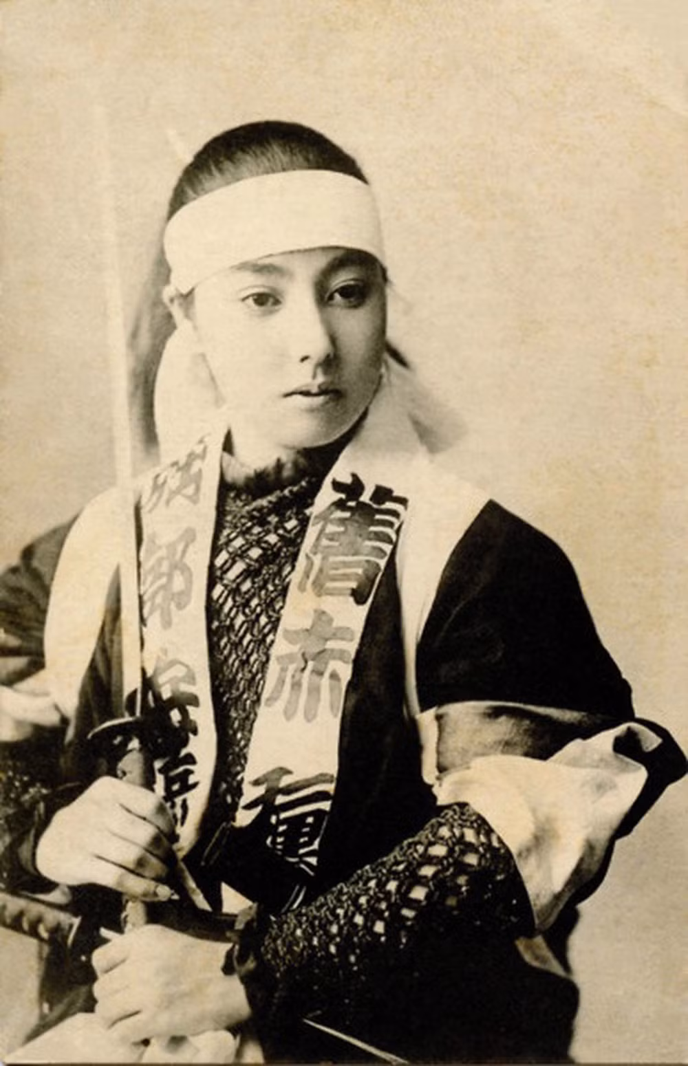 Loat anh hiem khoe tron dung mao cac nu samurai thoi xua-Hinh-2