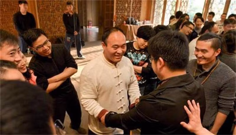 Cựu vệ sĩ được Jack Ma coi như hình với bóng giờ ra sao? - Hình 6 Cuu ve si duoc Jack Ma coi nhu hinh voi bong gio ra sao?-Hinh-6