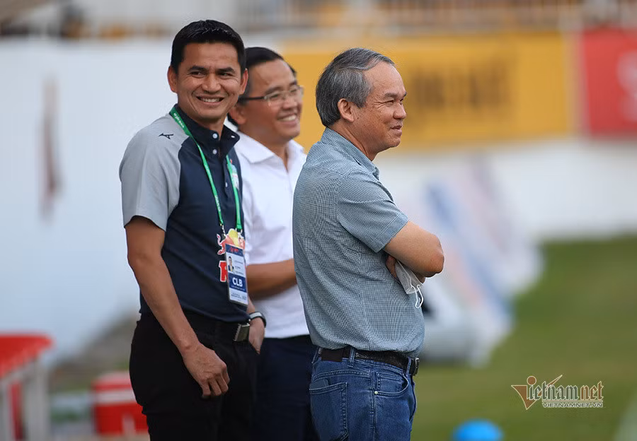 VPF cong bo nha tai tro chinh V-League, bau Duc noi dieu bat ngo-Hinh-2