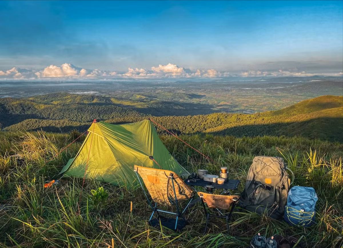 Cung đường trekking chinh phục thảo nguyên Pal Sol hấp dẫn và hoàn toàn không nặng theo đánh giá của các tín đồ xê dịch tuy nhiên vẻ đẹp thì hoàn toàn không thua kém cung Tà Năng - Phan Dũng. Nếu như có cơ hội đến với Đắk Lắk, bạn hãy đến với thảo nguyên xanh mướt lộng gió này, với vẻ đẹp và sự bình yên ở nơi đây chắc chắn sẽ khiến bạn say mê chẳng nở rời bước.