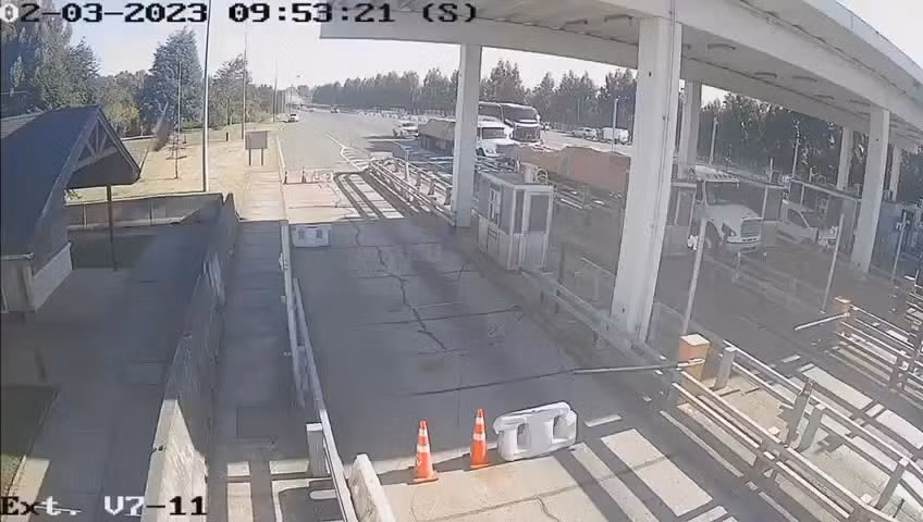 Video: O to lao nhu ten ban, dam vao tram thu phi nhu phim