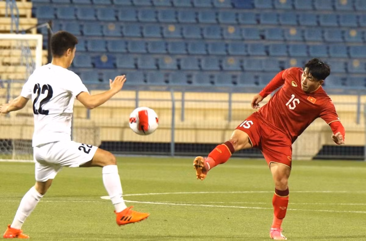 Phong cach Troussier khac Park Hang Seo, U23 Viet Nam manh yeu ra sao?-Hinh-2