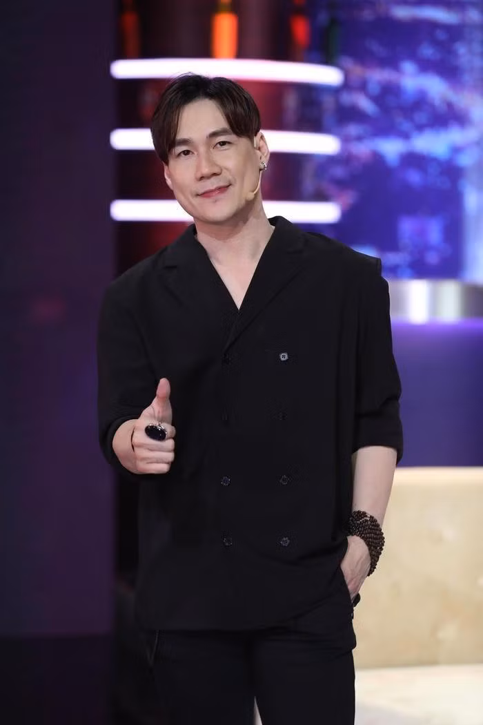 Khanh Phuong khoe anh thuo be 