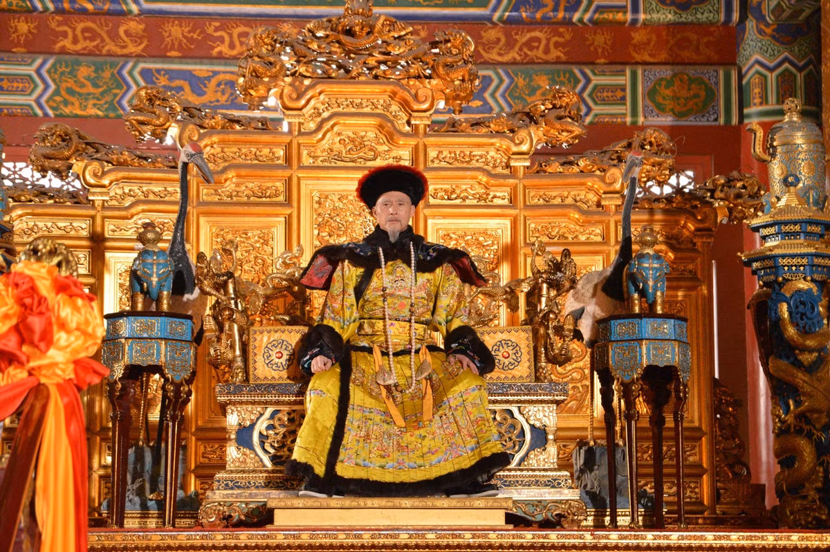 10 chien dich quan su nao khien Can Long xung 
