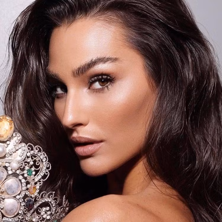 “Vẻ đẹp vượt thời gian” 2020 - Timeless Beauty gây ấn tượng với khả năng thuyết trình, vấn đáp. Chiến thắng của cô tại Hoa hậu Trái đất không gây bất ngờ bởi trước và trong cuộc thi, cô đã được các chuyên gia của chuyên trang Missosology nhận định là ứng cử viên hàng đầu cho vị trí hoa hậu.