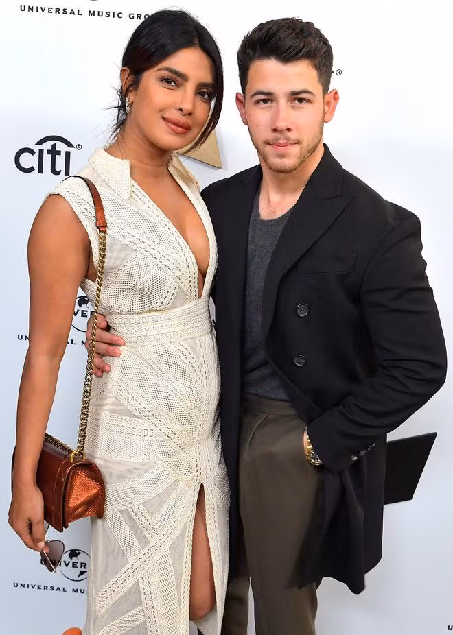 Hoa hau The gioi ha sinh con dau long cho Nick Jonas-Hinh-4