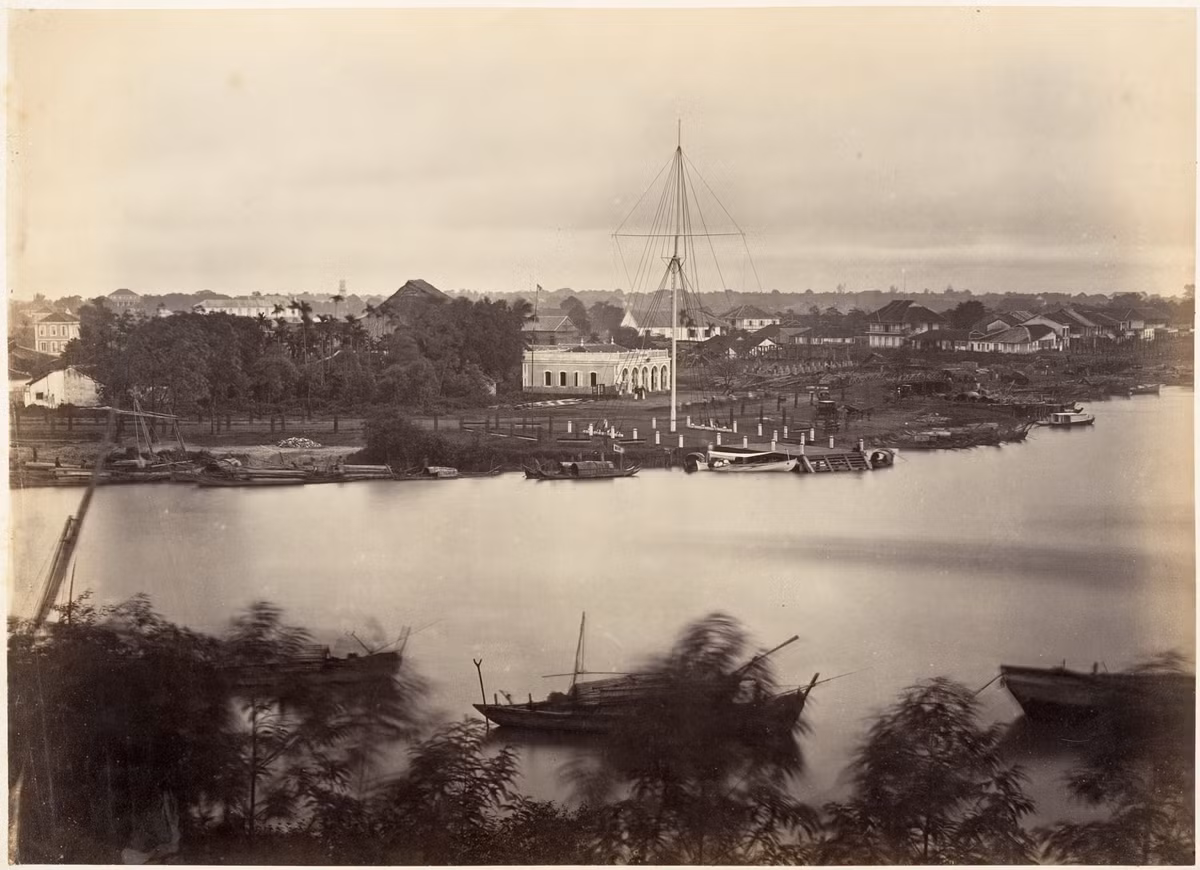 Cột cờ Thủ Ngữ bên bờ sông Sài Gòn, khoảng năm 1870.
