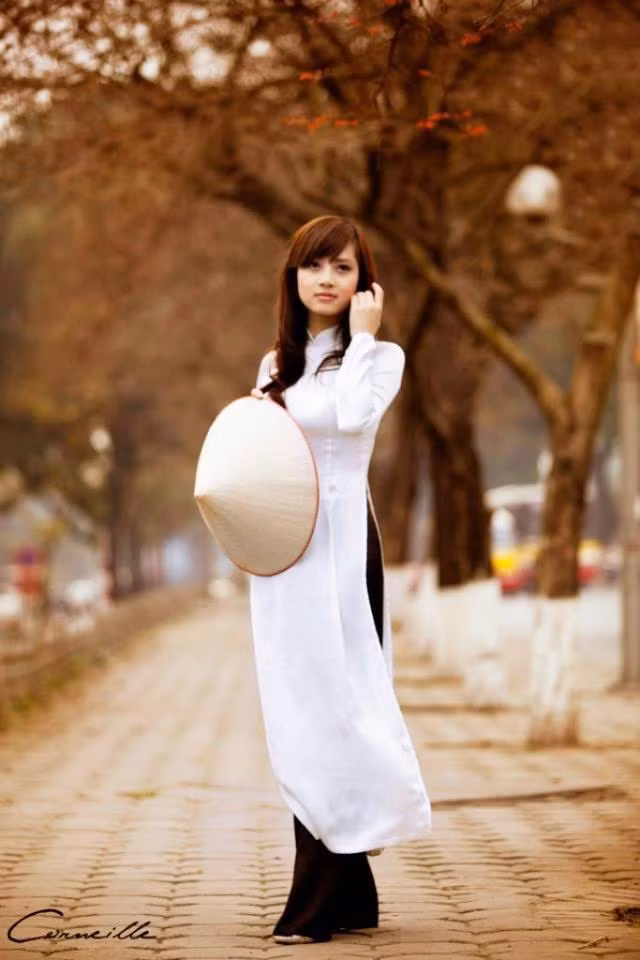 Thướt tha.