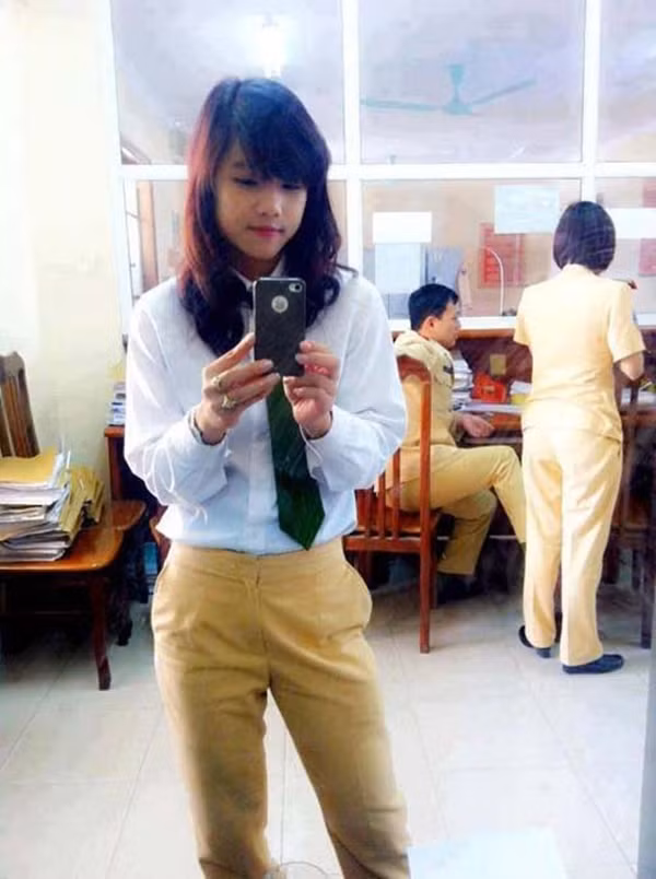 Nhìn hình ảnh của nữ CSGT xinh xắn này có ai dám bảo CSGT không biết "tự sướng".