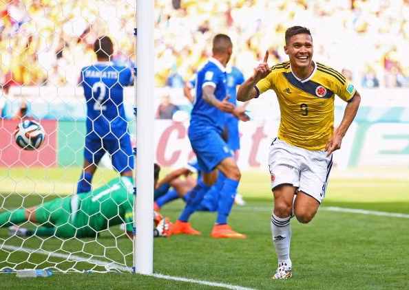 Gutierrez vui mừng khi nâng tỉ số lên 2-0 cho Colombia.
