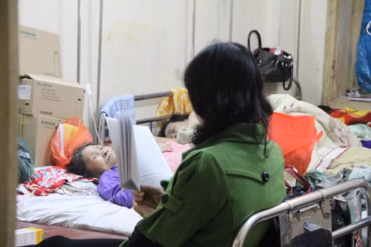 Mong cho họ sớm vượt qua mọi nỗi đau thể xác để không tiếc công đã đánh mất Tết Giáp Ngọ năm nay...