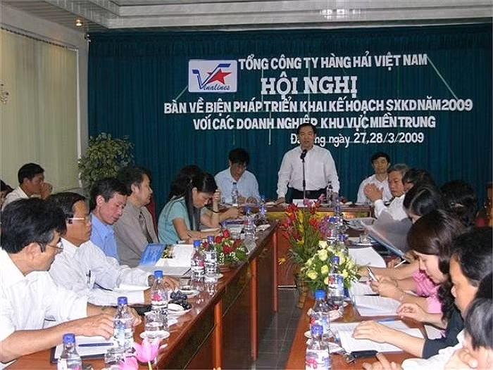 Ông Dương Chí Dũng chủ trì một cuộc họp bàn kế hoạch phát triển Vinalines năm 2009. Ảnh: VTC.