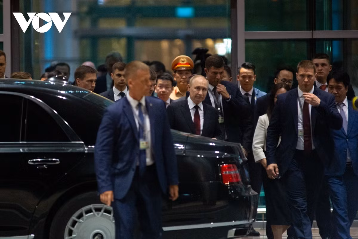Tổng thống Nga Putin kết thúc tốt đẹp chuyến thăm Việt Nam - Hình 3 Tong thong Nga Putin ket thuc tot dep chuyen tham Viet Nam-Hinh-3