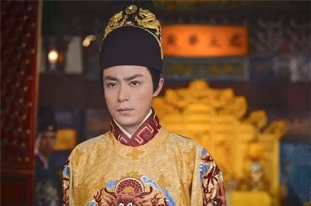 4 ly do hoang de du 