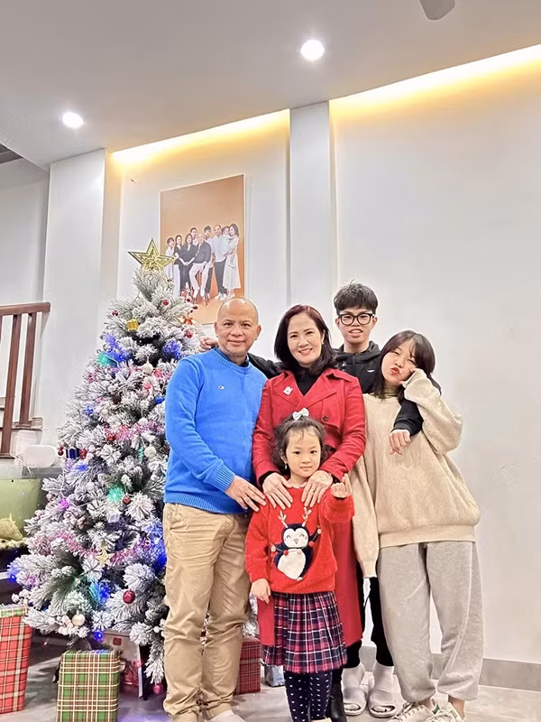 Vo chong NSUT Nguyet Hang, Anh Tuan khoe nha moi hien dai-Hinh-5