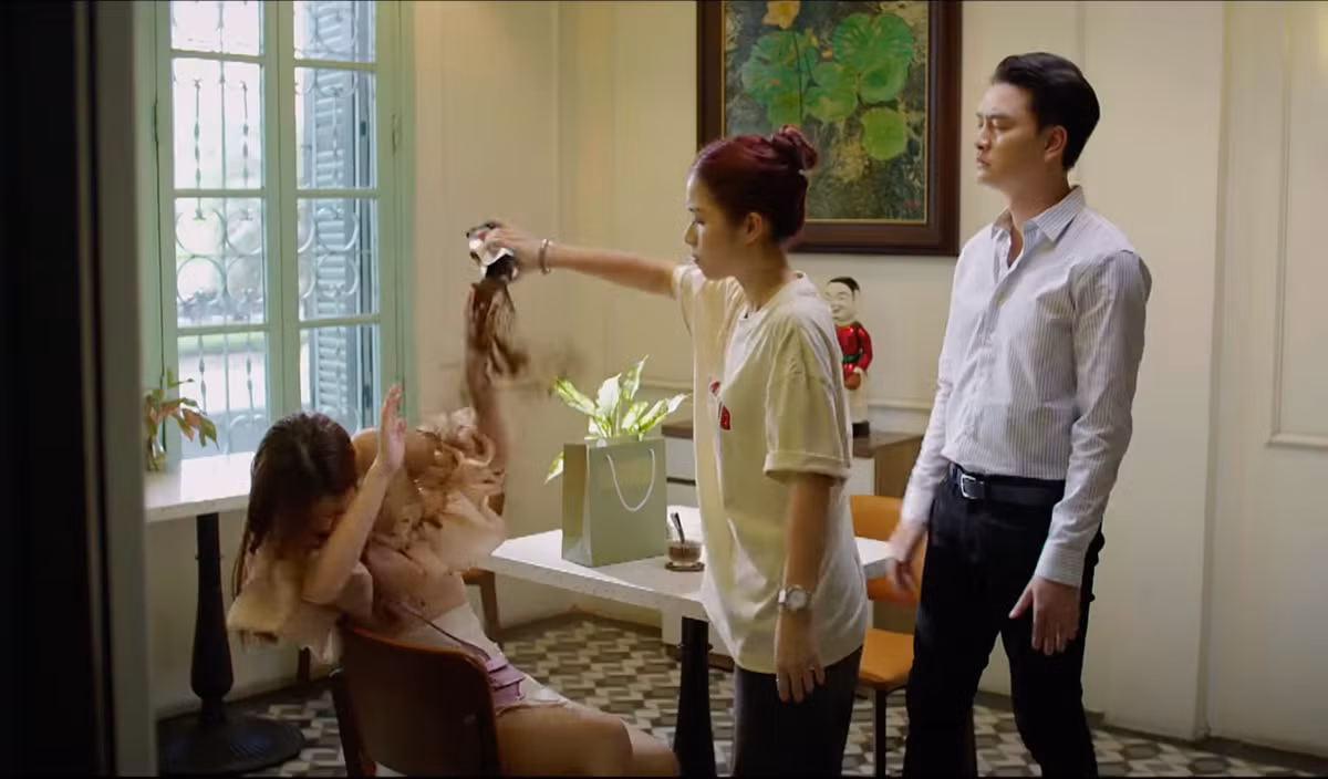 Cảnh đánh ghen trong phim Việt giờ vàng: Bội thực vẫn hút khán giả Canh danh ghen trong phim Viet gio vang: Boi thuc van hut khan gia