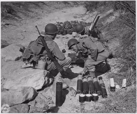 M1 Carbine trong một đơn vị súng cối.
