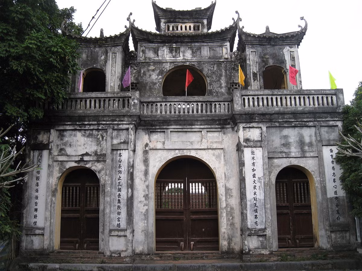 Hưng Yên là một trong những vùng đất khoa bảng nổi tiếng của nước ta trong thời phong kiến. Văn miếu Xích Đằng hay còn gọi là Văn miếu Hưng Yên, được xây dựng ở Hưng Yên để tôn vinh những nhà khoa bảng địa phương. Đây là di tích quan trọng trong quần thể di tích Phố Hiến, được xây dựng vào khoảng năm 1701, hiện tại thuộc địa phận thôn Xích Đằng, phường Lam Sơn, thành phố Hưng Yên, tỉnh Hưng Yên. Ảnh: Cổng TTĐT Hưng Yên.