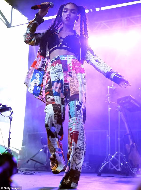 Nữ ca sĩ FKA Twigs, bạn gái mới của Robert Pattison.