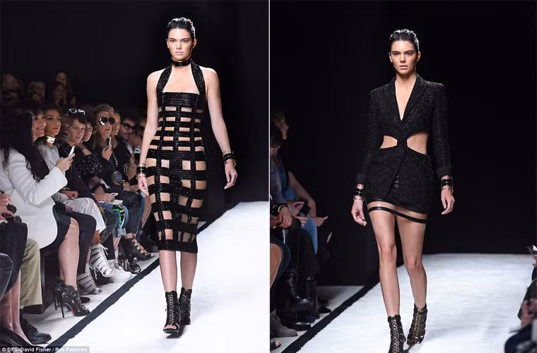 Kim và mẹ đang say sưa theo dõi từng bước chân của cô em gái Kendall Jenner trên sàn diễn show Balmain.