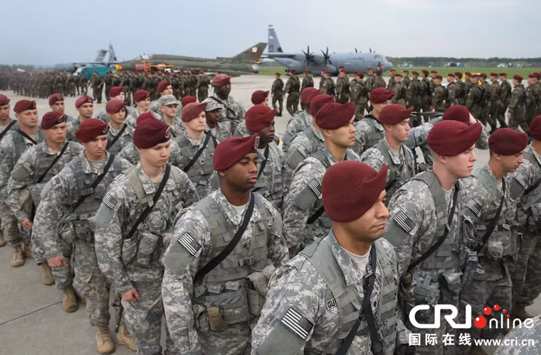 Trước đó, Mỹ đã gửi thêm hàng chục máy bay chiến đấu F-16 và 200 nhân viên hàng không đến miền trung Ba Lan.