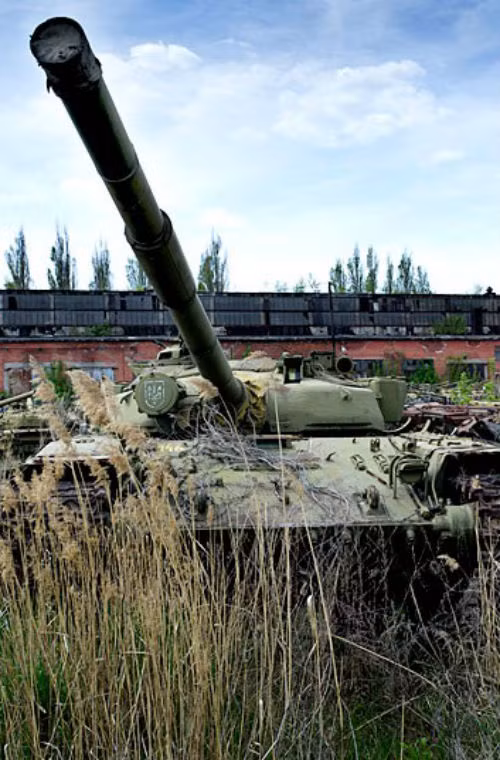 Một chiếc T-72 bị bỏ hoang.