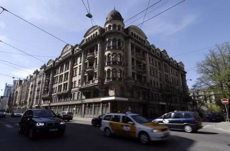 Khung cảnh bên ngoài trụ sở Ủy ban An ninh Quốc gia Liên Xô (KGB) tại thủ đô Riga của Latvia, ngày 29/4.