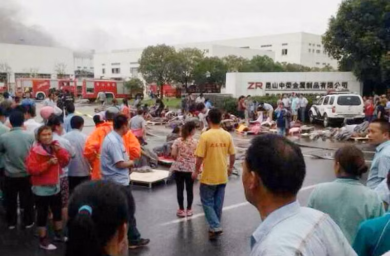 Một số nạn nhân được sơ cứu ngay tại hiện trường.