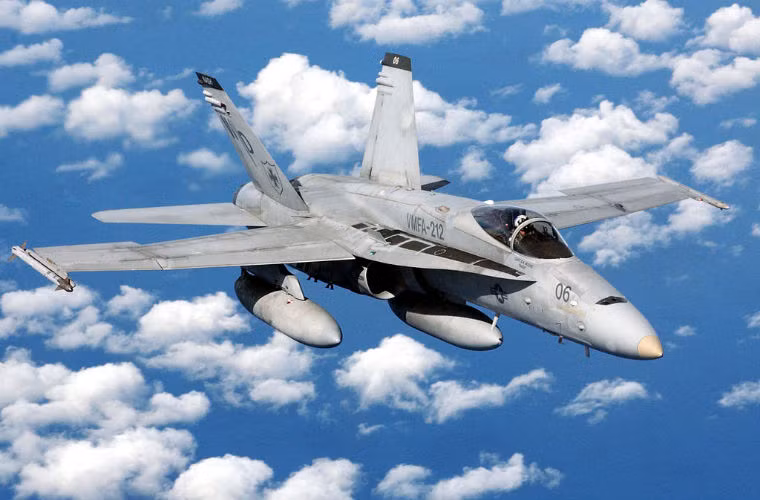 Trong ngày 23/9, Mỹ và đồng minh đã quyết định không kích IS trên lãnh thổ Syria. Lực lượng Mỹ tham gia gồm các loại máy bay chiến đấu F-16, F-18, máy bay ném bom chiến thuật Rockwell B-1 và tên lửa hành trình Tomahawk cũng như máy bay không người lái MQ-1 Predator. Trong ngày 23/9, Mỹ và đồng minh đã quyết định không kích IS trên lãnh thổ Syria. Lực lượng Mỹ tham gia gồm các loại máy bay chiến đấu F-16, F-18, máy bay ném bom chiến thuật Rockwell B-1 và tên lửa hành trình Tomahawk cũng như máy bay không người lái MQ-1 Predator.