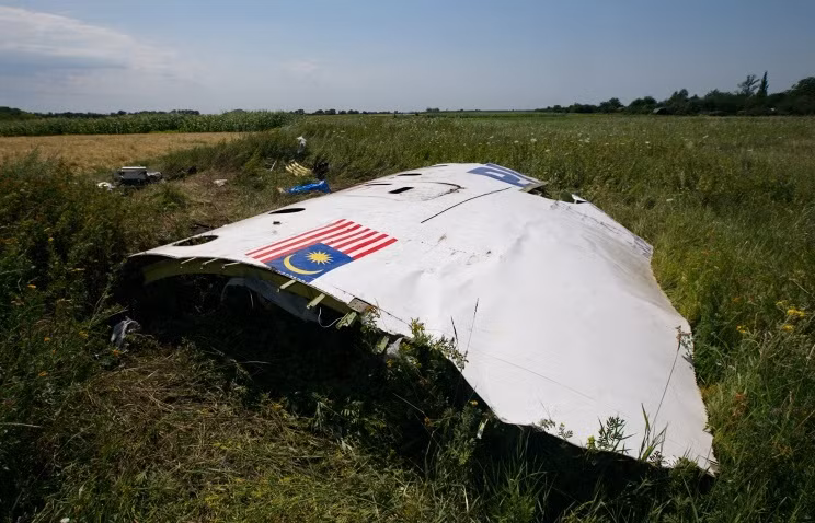 Mảnh vỡ MH17 tại miền đông Ukraine.