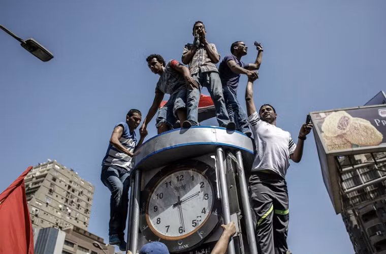 Người biểu tình ủng hộ ông Mohamed Morsi ở Cairo, Ai Cập.
