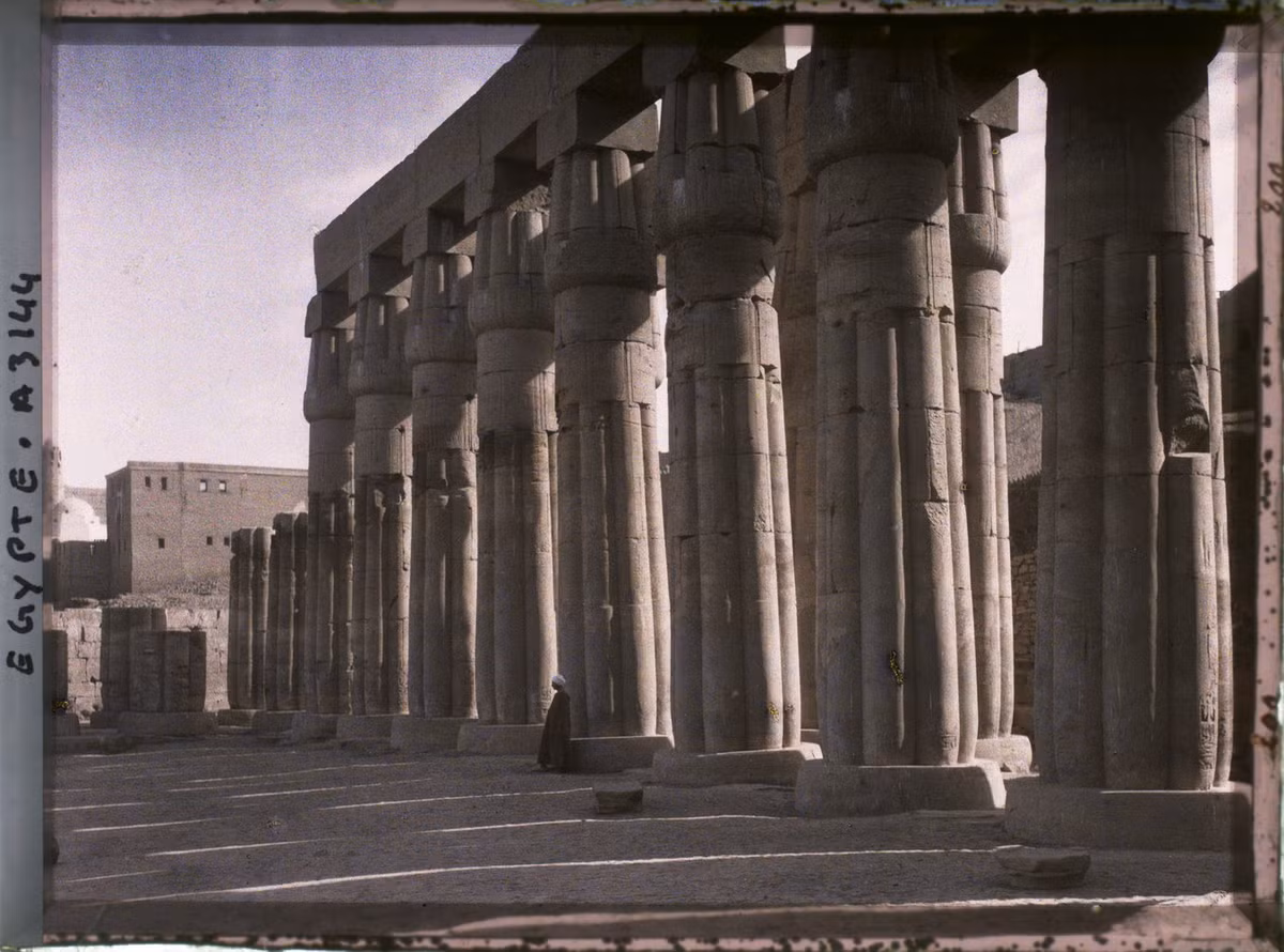 Hàng cột của của nhà nguyện thời Amenhotep III.