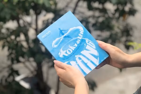 "Vòng xoáy đi lên": Cuốn sách vàng giúp vượt qua trầm cảm ảnh 1
