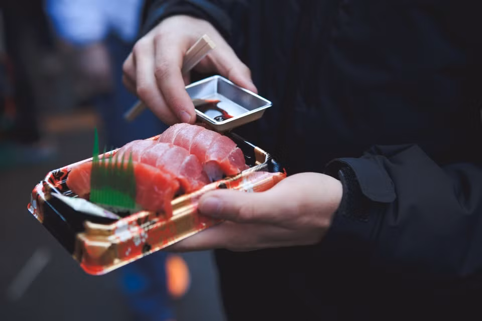 Cách ăn sashimi tránh gây hại cho cơ thể Cach an sashimi tranh gay hai cho co the
