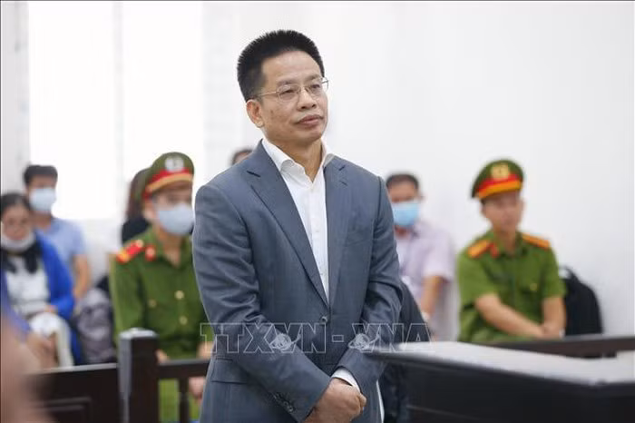 Phat tu 2 bi cao trong vu lam dung chuc vu, quyen han tai PVOil-Hinh-2