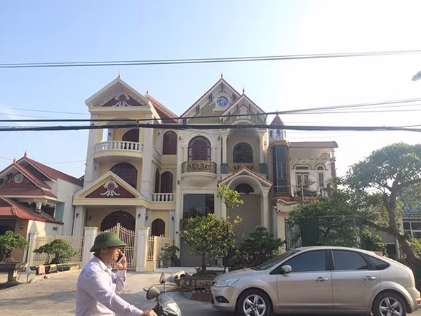 Buôn thịt lợn, bán đồng nát thành đại gia, cả làng toàn biệt thự ảnh 8 Buôn thịt lợn, bán đồng nát thành đại gia, cả làng toàn biệt thự ảnh 8