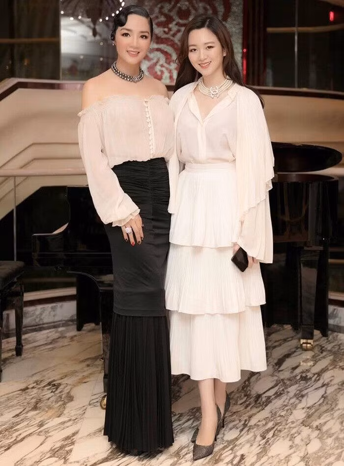 Con gái xinh đẹp của các nàng Hậu đình đám nhất showbiz Việt - Hình 5 Con gai xinh dep cua cac nang Hau dinh dam nhat showbiz Viet-Hinh-5